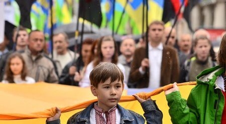 81% молодих українців пишаються країною – опитування
