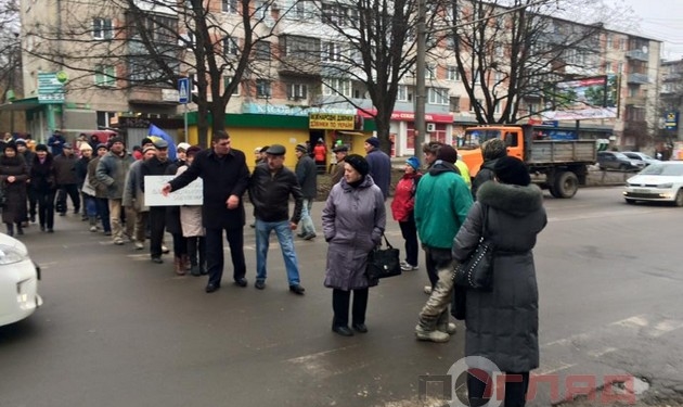 У Тернополі страйкарі перекрили одну з головних доріг міста (фото, відео)