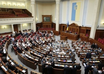 У рейтингу партій лідирують сім політсил