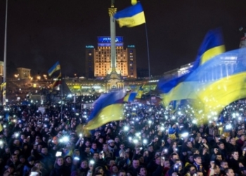 Друга річниця Майдану: безстроковий страйк і волелюдне віче