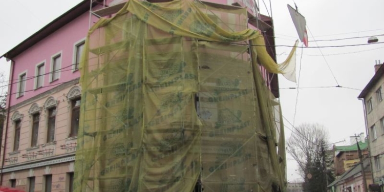 Що буде із «рожевим» будинком у Тернополі?