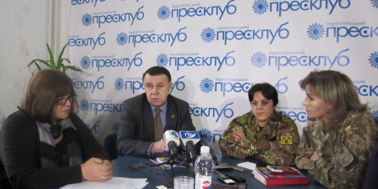 «Щоб заглушити війну в голові», демобілізовані бійці рятуються алкоголем і наркотиками, – волонтери