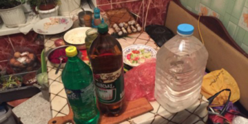 Пійло, яким отруїлися солдати, продавали по 30 гривень за пляшку. ВІДЕО