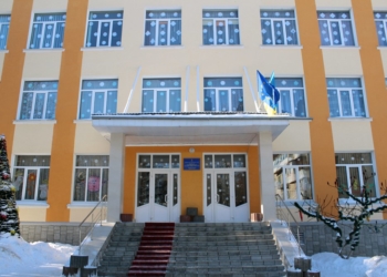 На фасаді ТЗОШ №12 планують встановити пам’ятний знак Героям