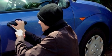 За добу в Тернополі пограбували п’ять автівок