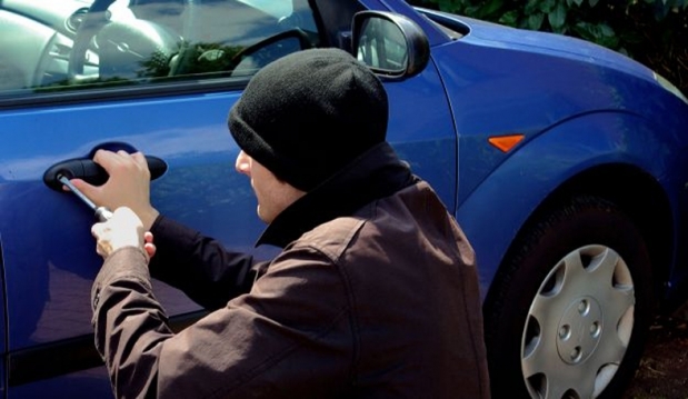 За добу в Тернополі пограбували п’ять автівок
