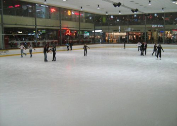 Школяреві з Тернопільського району відрізало ковзаном палець