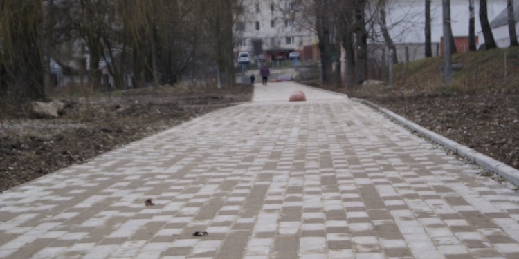 Завершився капремонт доріжки на вулиці Просвіти