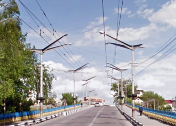 На шляхопроводі в центрі Тернополя замінили 15 світильників