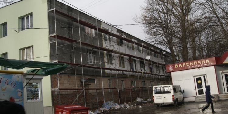 В Тернополі утепляють будинки