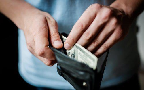 У тернополянки в клубі викрали тисячу доларів