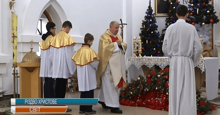 25 грудня католицький світ святкує Різдво, про яке сповістила перша вечірня зоря