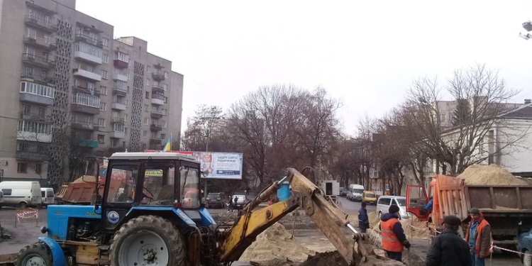 Що зараз відбувається на площі Героїв Євромайдану? (ФОТО)