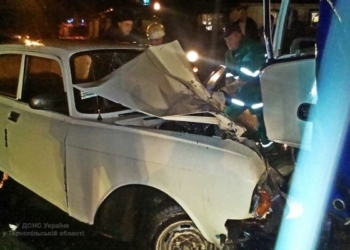 Після аварії, щоб витягти водія, розрізали автівку. (ФОТО)