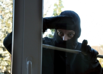 Злодії викрали з помешкання електрозварку, бензопилу та ноутбук