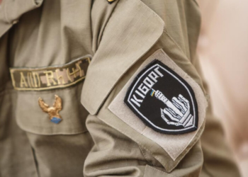 Сьогодні на всіх летовищах України вшановують героїчних “кіборгів” (Відео)