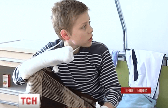 На Тернопільщині підлітку відірвало пальці вибухом петарди