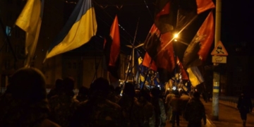 Тернополем пройшли націоналісти зі смолоскипами