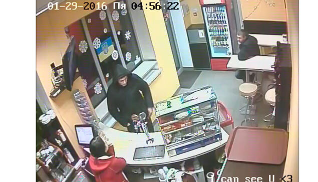 Викрали автівку поки… пив каву