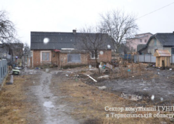 На поліцейських при виконанні напали троє мешканців Тернопільського району (фото)