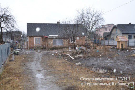 На поліцейських при виконанні напали троє мешканців Тернопільського району (фото)