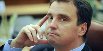 Що для України означає відставка Абромавичуса