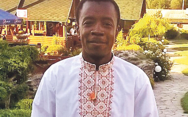 «Афробандерівець»  Осман Камара блискуче виконує Гімн України на трубі