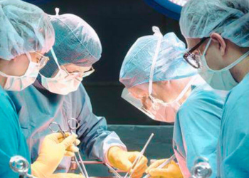 Хірурги з Канади безкоштовно прооперують українських бійців