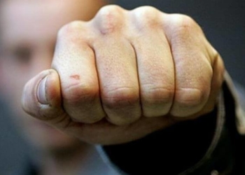 На Дружбі п’яні підлітки побили старшого чоловіка