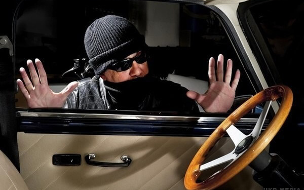 В Кременці викрали автівку під час… оформлення ДТП