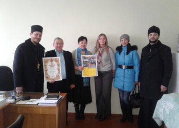 Священики Київського Патріархату подякували і вручили церковні нагороди кременчанам