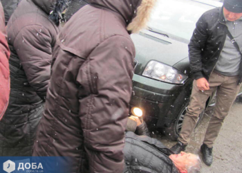 На Тернопільщині під час перекриття траси збили дідуся. (Фото)