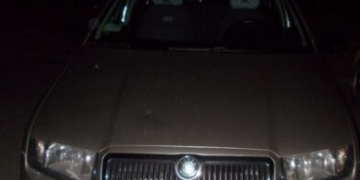 У Тернополі екс-міліціонер побив битою автівки своїх сусідів?