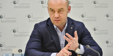 Сергій Надал: «В цьому уряді, як і за Азарова, якщо виникають фінансові проблеми, їх скидають на місцеве самоврядування»