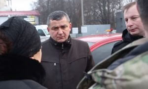 Воїн АТО розпочав збір підписів за відставку голови Збаразької РДА Анатолія Качки