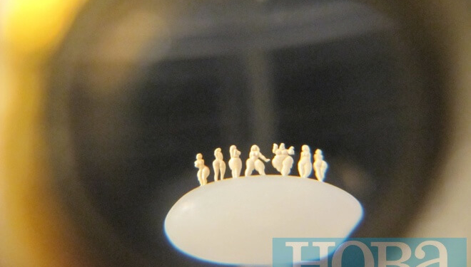 У Тернополі виставка мініатюр, створених… між ударами серця