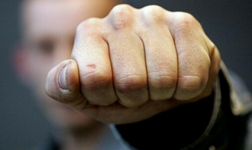 Страшна бійка на «Дружбі»: п’яні зеки побилися через жінку