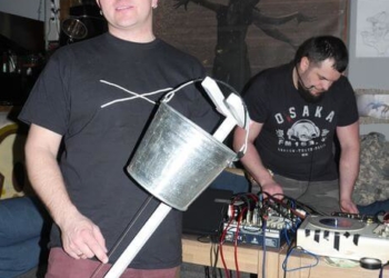 Замість музичних інструментів – мікрохвильовки та старі телевізори