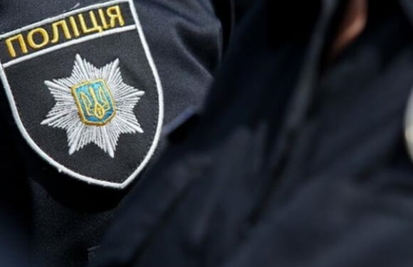 У Бучацькому районі п’яний боєць побив поліцейського і його автівку