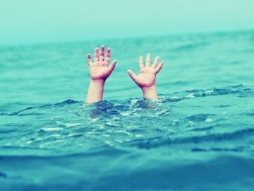 На Тернопільщині у дворі лікарні втопилася 3-річна дівчинка