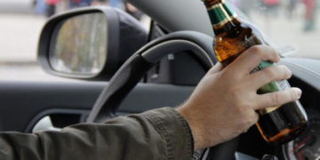 Поблизу Тернополя п’яний водій покусав поліцейського