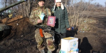 “Хочу взяти до рук зброю”, – сповідь волонтерки з Тернополя