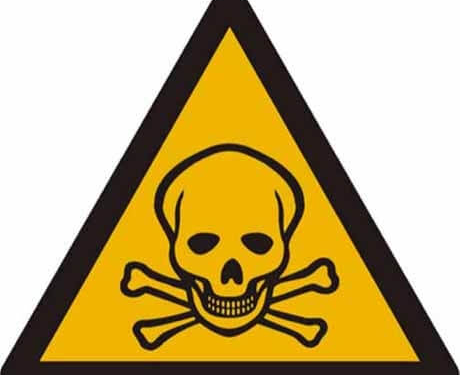 На Тернопільщині сотні кілограм отрути стоять під будинками людей