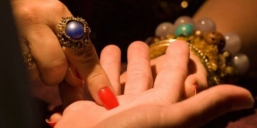 Дві жінки обкрадають тернополян за допомогою гіпнозу