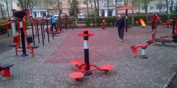 Про пенсіонерів Тернополя та двох дівчат із пляшкою вина