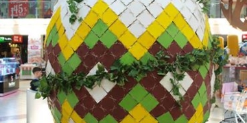 У Тернополі встановили гігантську писанку (фото)