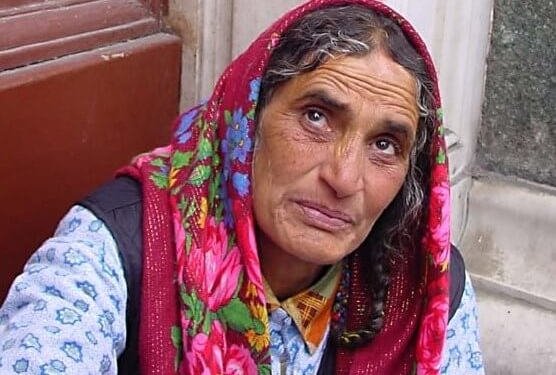 Школярка з Тернополя: “Дві ворожки сказали, що скоро у муках помре моя мама…”