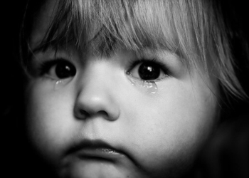 На Тернопільщині 2-річна дівчинка вилила на себе каструлю з кип’ятком