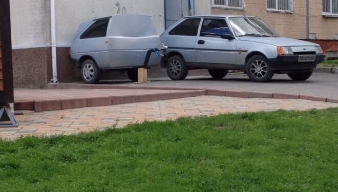 Дивина! По Тернополю їздить… півтори машини (фото)