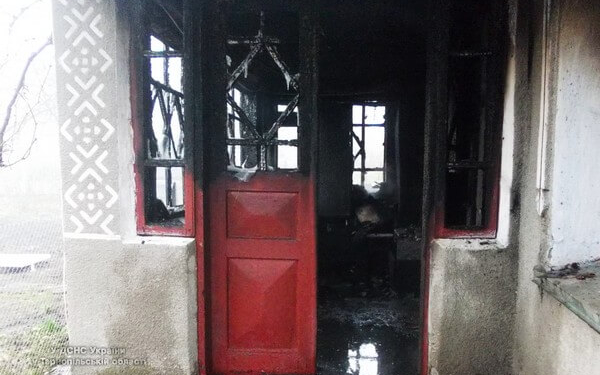 На Тернопільщині сталася біда – люди залишилися навіть дверей (фото)